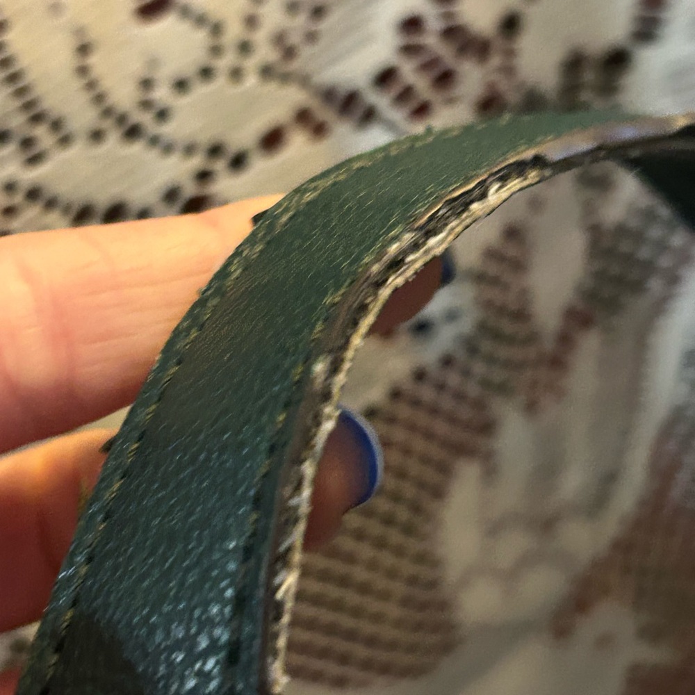 🌲GUESS Authentic Guess 'Cami' Crossbody Bucket Bag 👜 preloved💚 - Picture 11 of 15